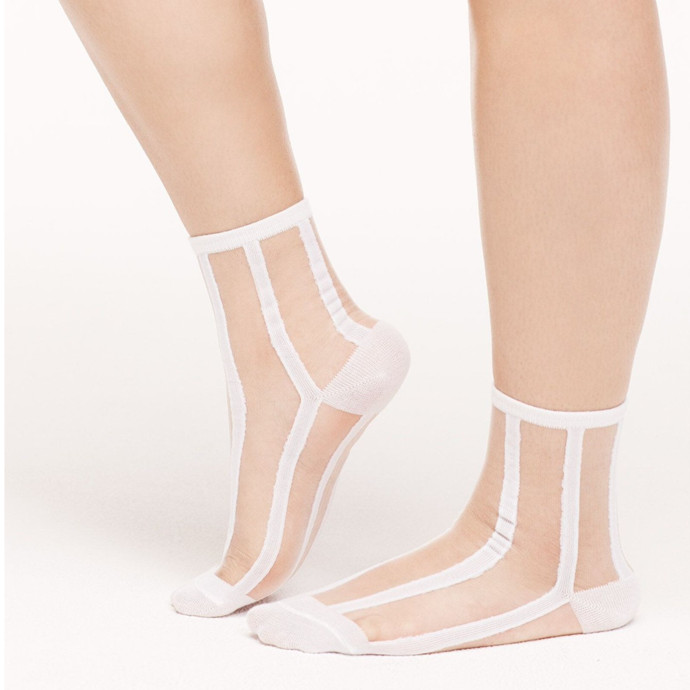 Vertical Stripe Sheer Anklet Socks